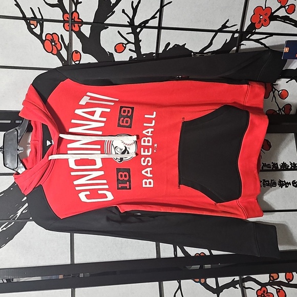 Cincinnati Reds Baseball‎ Red and Black Hoodie Size Medium NWT - Picture 1 of 7
